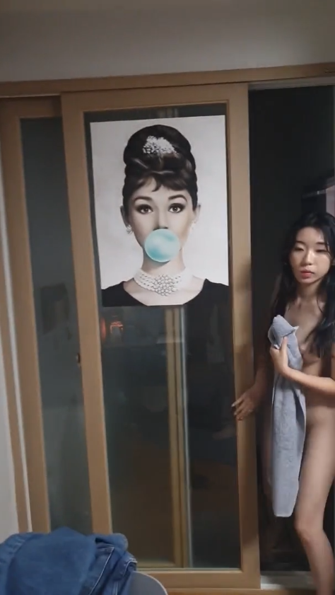 Em mới tắm xong nằm phơi hàng cho ráo nước - sex viet